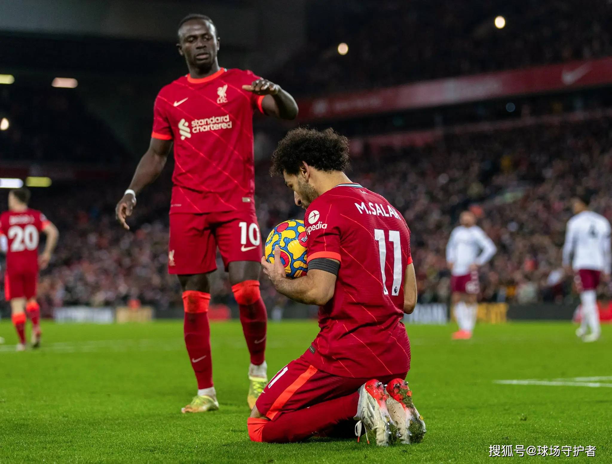 南安普顿客场战平伯恩茅斯,保持不败 南安普顿客场战平伯恩茅斯,保持不败