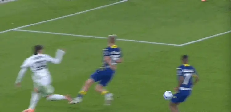 罗亚尔两球,萨索洛客场力克维罗纳 罗亚尔两球,萨索洛客场力克维罗纳